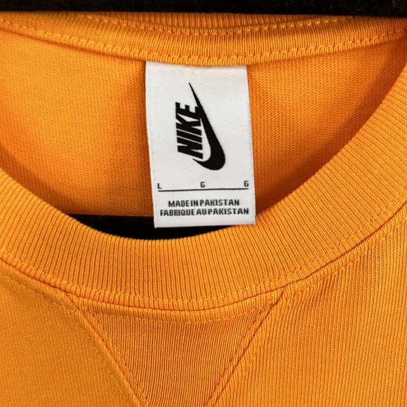Kim Jones × Nike size Large
Nike x Kim Jones Short-Sleeve Tee 'Tangerine Orange' - Picture 4 of 7